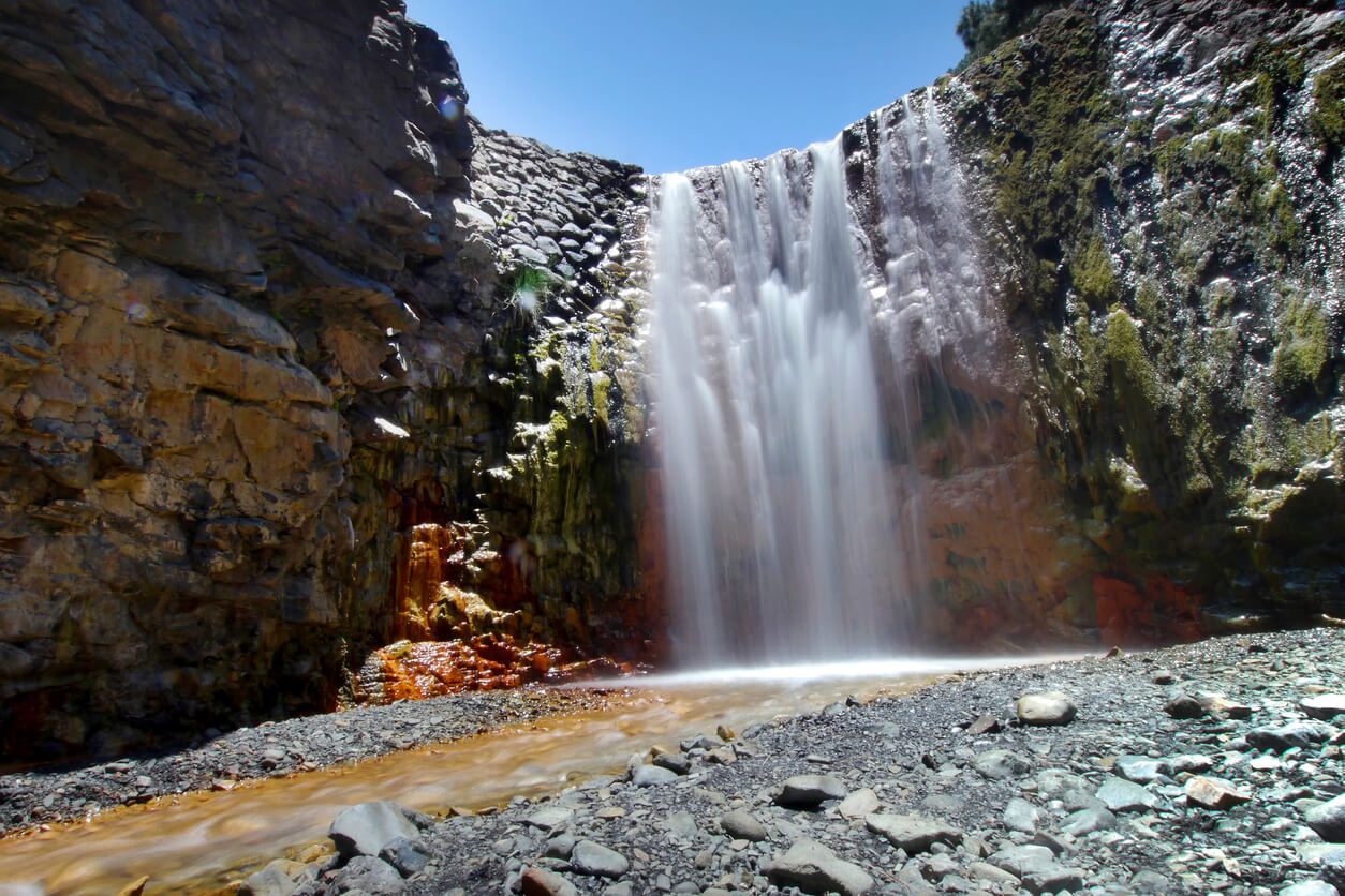 Enamórate de la Cascada de Colores en la Caldera de Taburiente